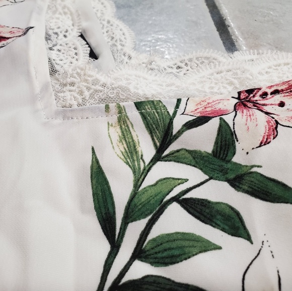 Dynamite Camisole Blouse BNWT - Picture 3 of 7